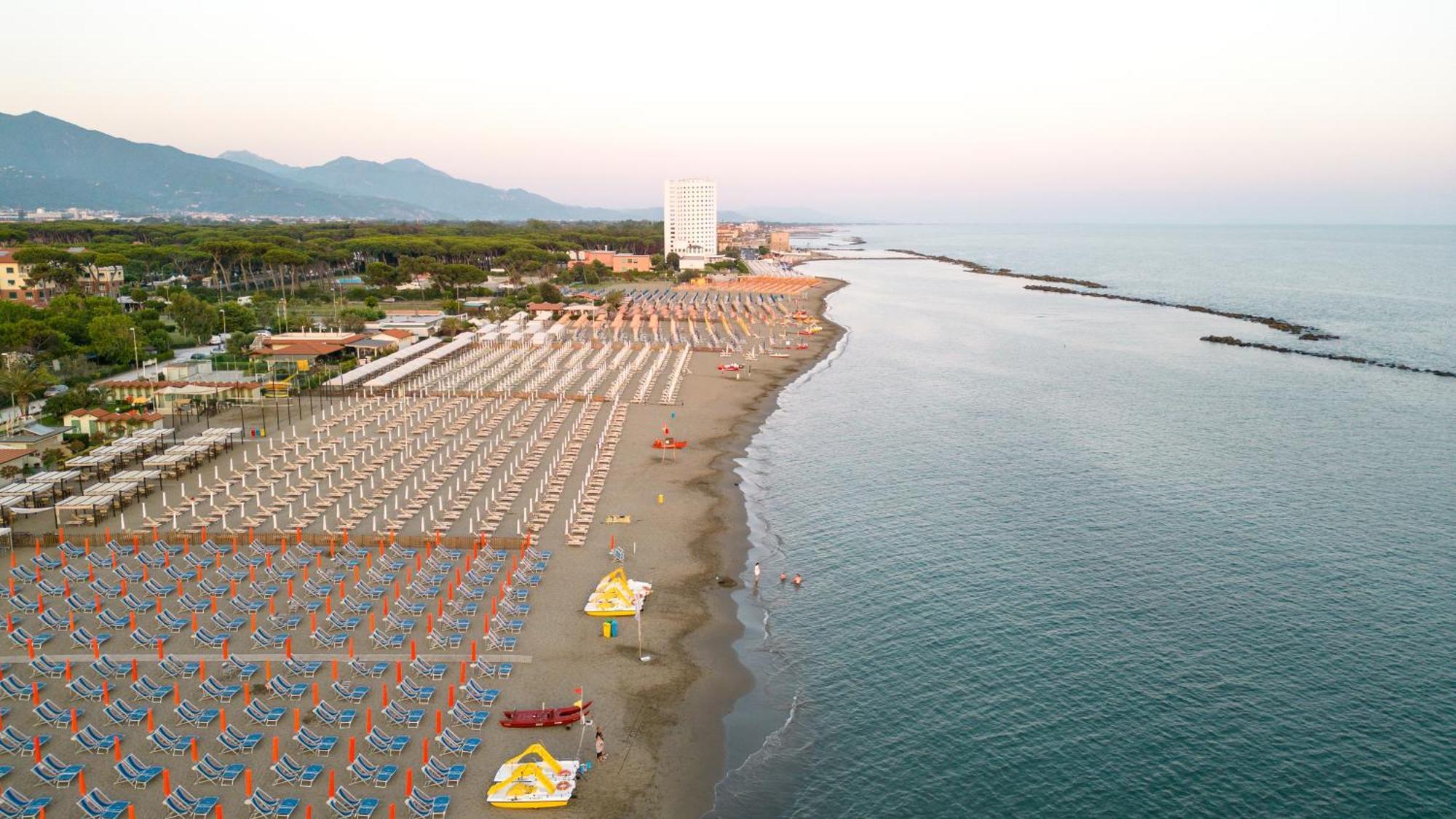 Camping Apuano Marina di Massa Buitenkant foto