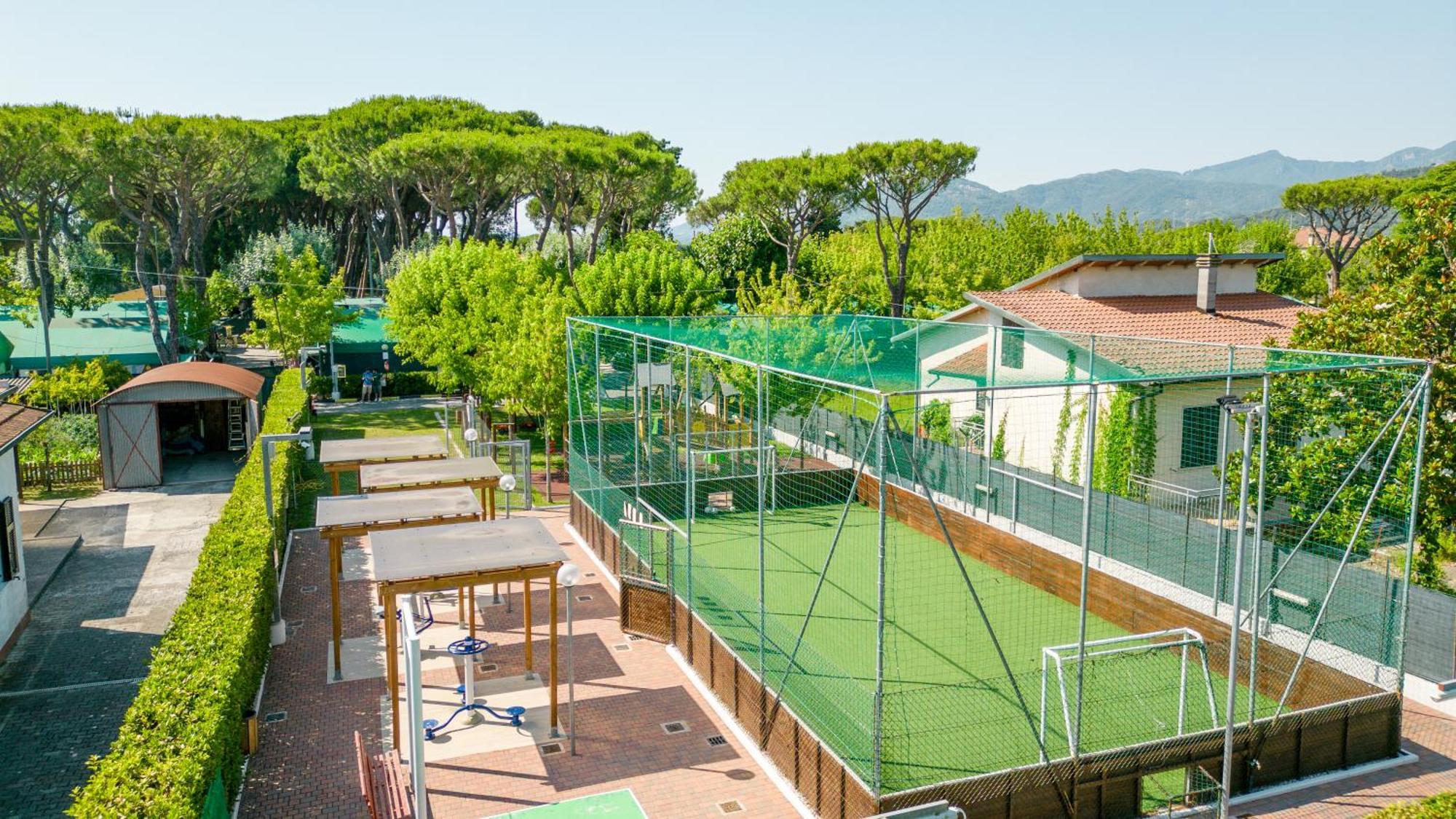 Camping Apuano Marina di Massa Buitenkant foto