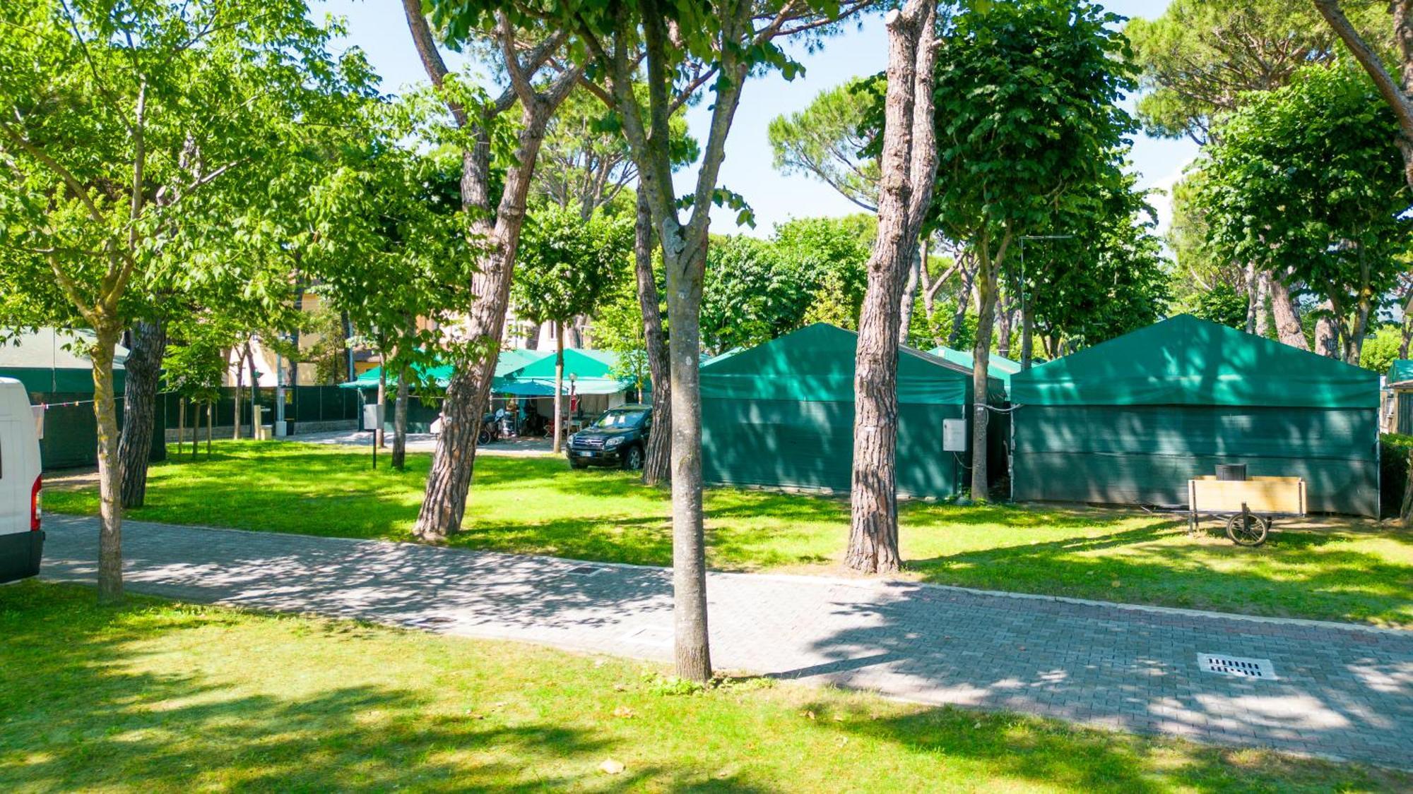 Camping Apuano Marina di Massa Buitenkant foto