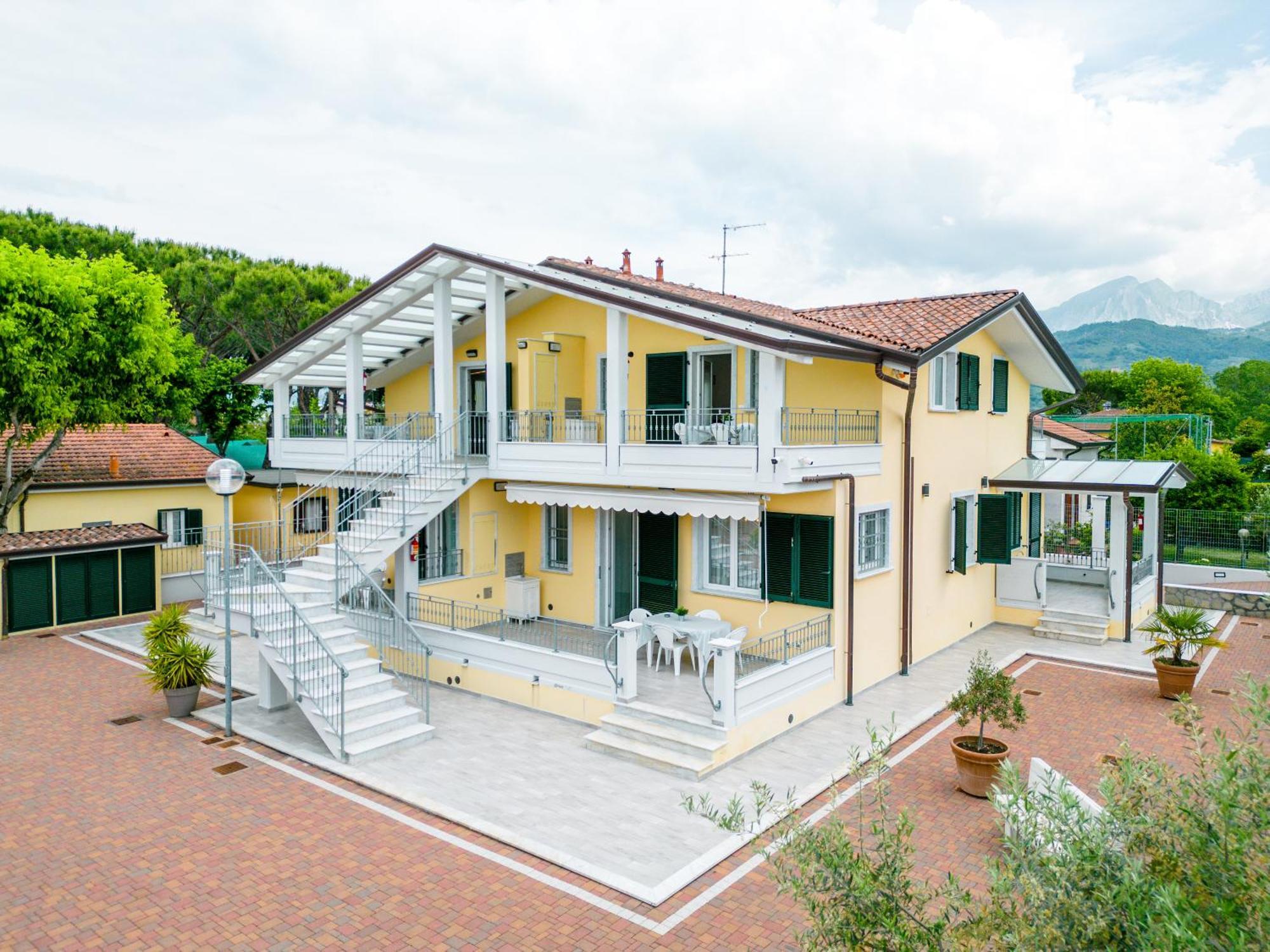 Camping Apuano Marina di Massa Buitenkant foto