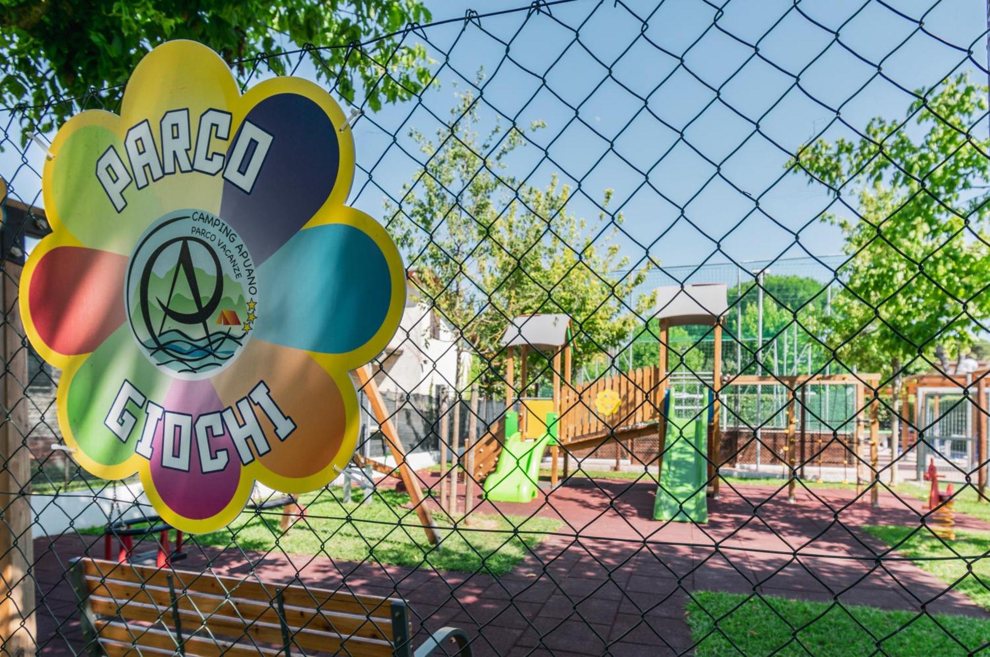 Camping Apuano Marina di Massa Buitenkant foto